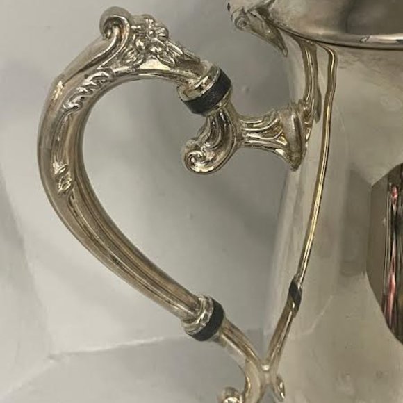 Elegant Polished Silver Plated Tea/Coffee Lidded Pot Vintage Teapot Teaware - Picture 5 of 14